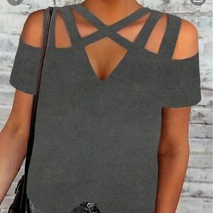 GRAY CRISS CROSS TEE, LARGE (8-10). NWOT